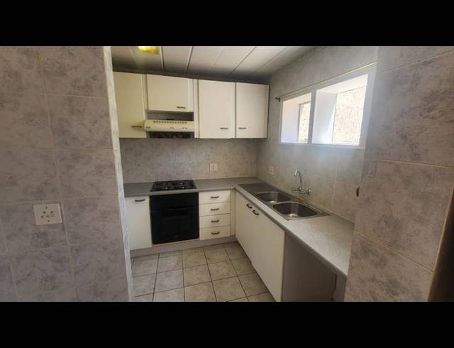 2 BEDROOM TOWNHOUSE FOR SALE IN OAKDENE